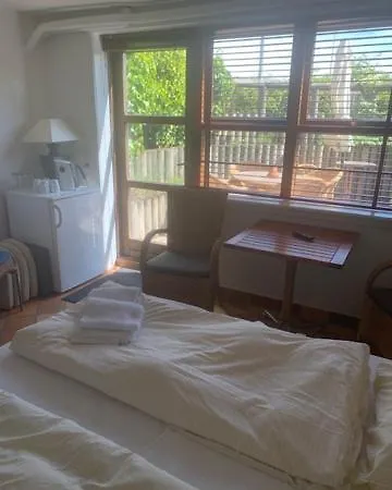 Sonderstrand Downtown Family Rooms Os47 3* スケーエン