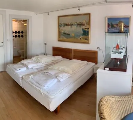 Sonderstrand Downtown Family Rooms Os47 3*