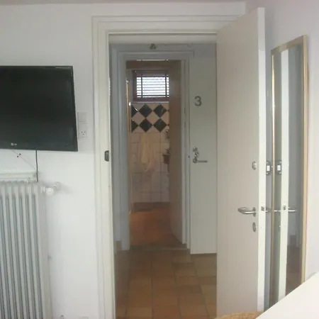 ベッド・アンド・ブレックファスト Sonderstrand Downtown Family Rooms Os47 スケーエン